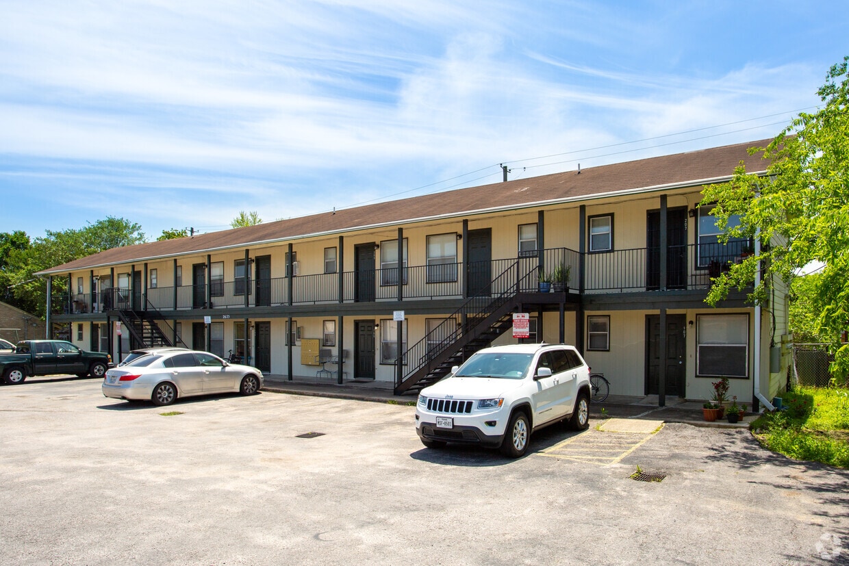 Primary Photo - 2625 Jones Rd