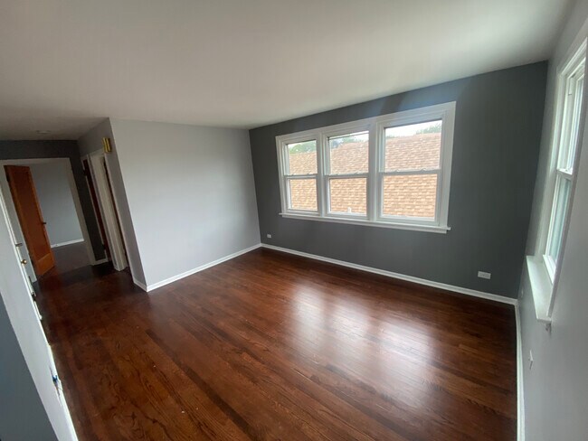 Foto del edificio - 1325 Clarence Ave