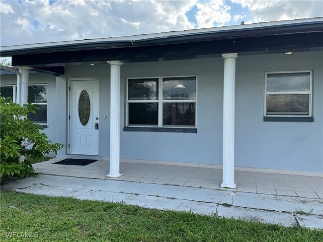 Building Photo - 2328 Country Club Blvd