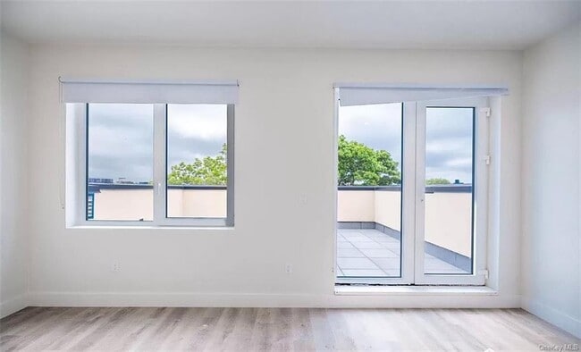 Building Photo - 1595 New York Ave