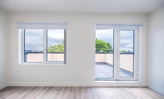 Foto del edificio - 1595 New York Ave