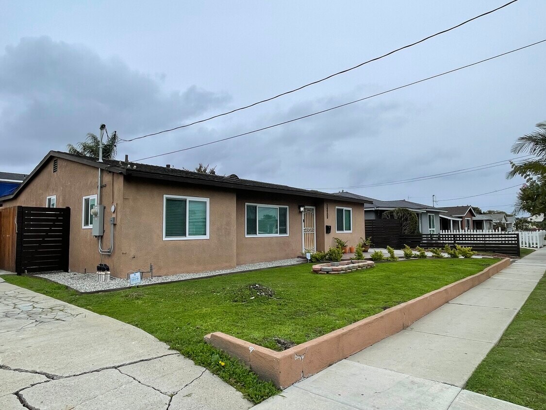Primary Photo - 14908 Larch Ave