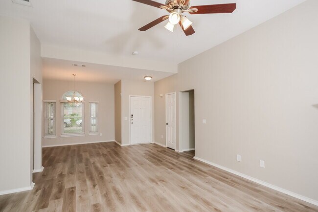 Foto del edificio - 104 S Rolling Meadow Dr