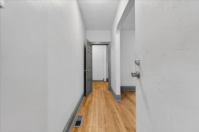 Foto del edificio - 4621 Quincy St