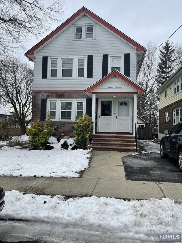 1514 Parmelee Ave Unit 1, Fair Lawn, NJ 07410 Room for Rent in Fair Lawn, NJ
