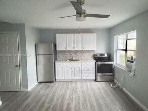 Building Photo - 4410 26th Ave