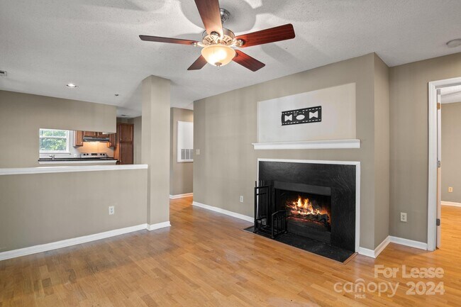 Foto del edificio - 525 Olmsted Park Pl