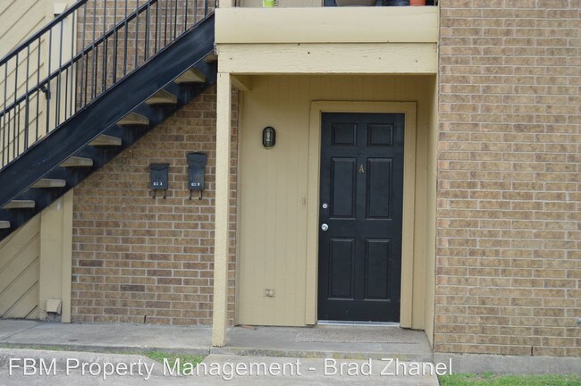 Building Photo - 611 W Gilmer St