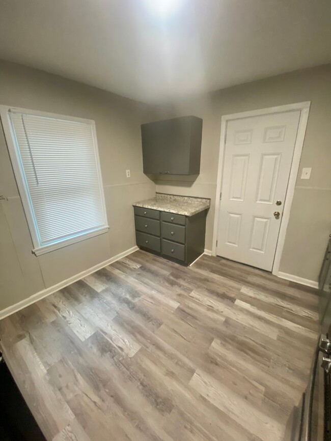 Building Photo - Recently Renovated Two Bedroom Coming Avai...