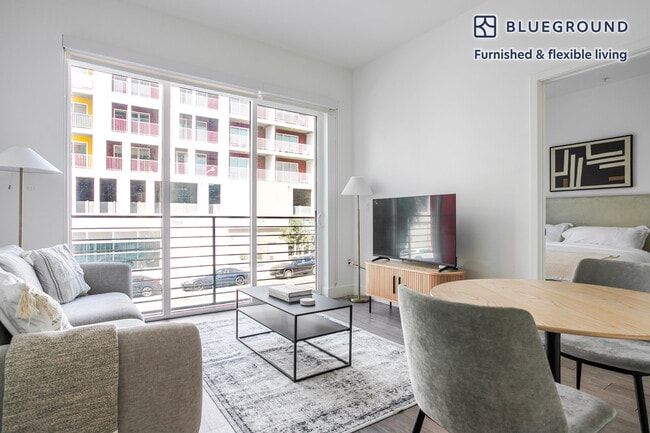 Foto del edificio - 760 S Serrano Ave