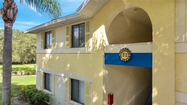 Building Photo - 90 Hidden Lake Dr