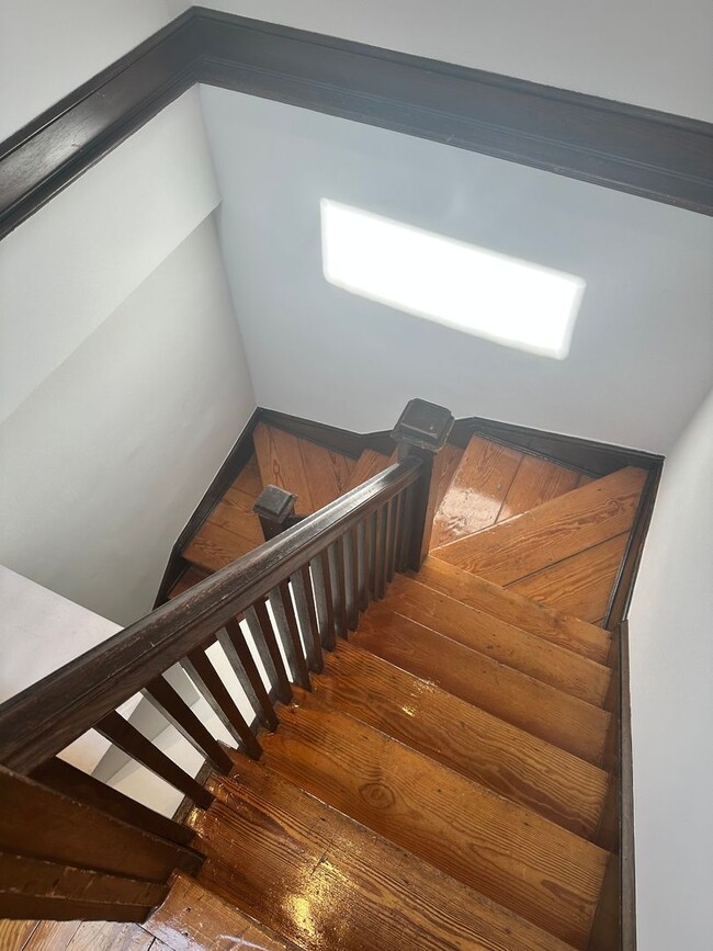 Photo - 809-809-809-802 King St Apartment