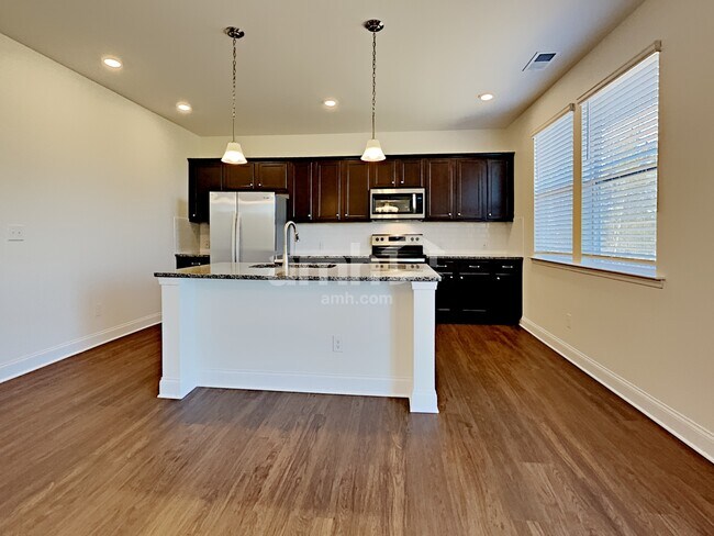 Building Photo - 132 Hamilton Park Dr
