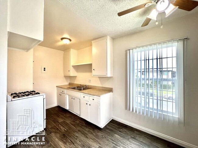 Building Photo - 1 Bedroom Apartment For Rent in Gardena