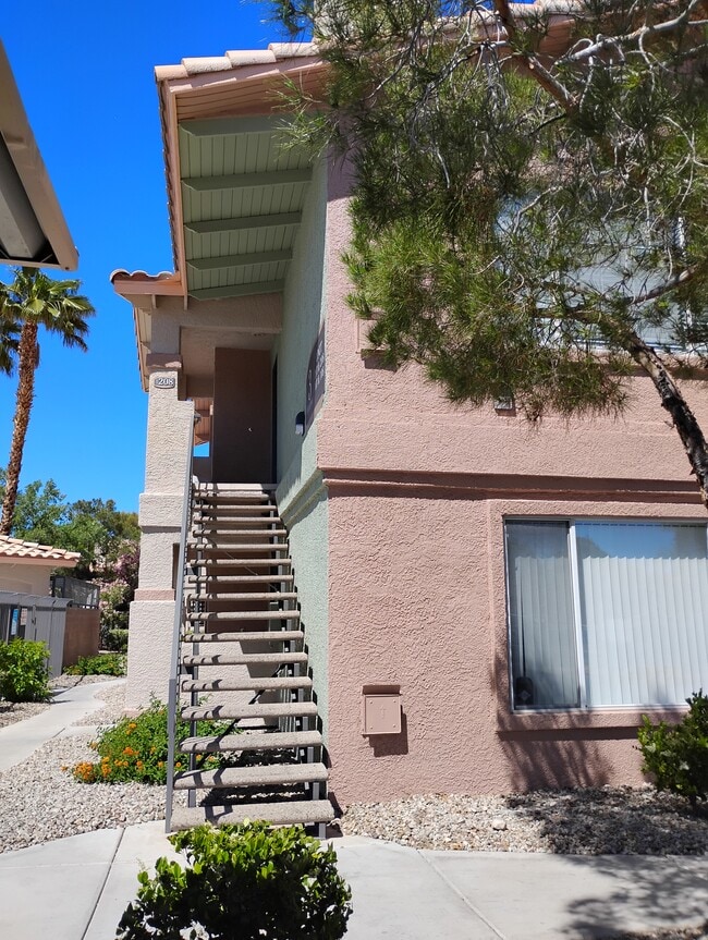 Building Photo - 8450 Alta Dr