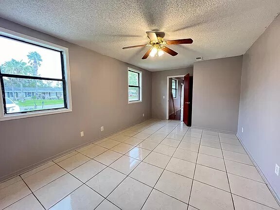 Building Photo - 1265 Cheyenne Ct
