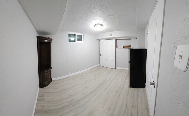 Building Photo - 168 Ross Dr