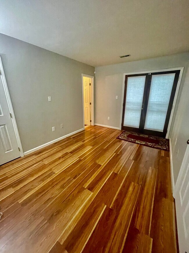 Foto del edificio - Welcome to this stunning 3-bedroom, 2-bath...