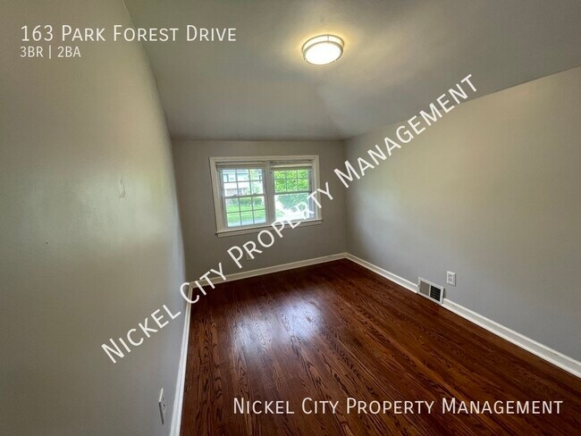Foto del edificio - 163 Park Forest Dr