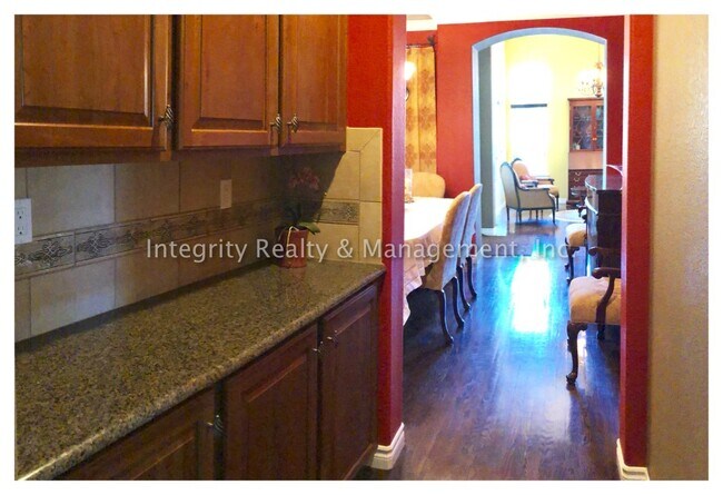 Foto del edificio - 4 Bed/5 Bath, 4,219 Sqft -11089 Canyonbroo...