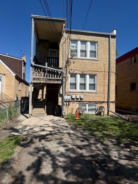 Foto del edificio - 8650 Trumbull Ave