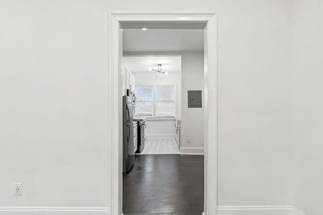 Building Photo - 2738 Riverside Ave