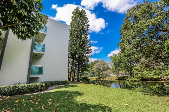Building Photo - 8481 Springtree Dr