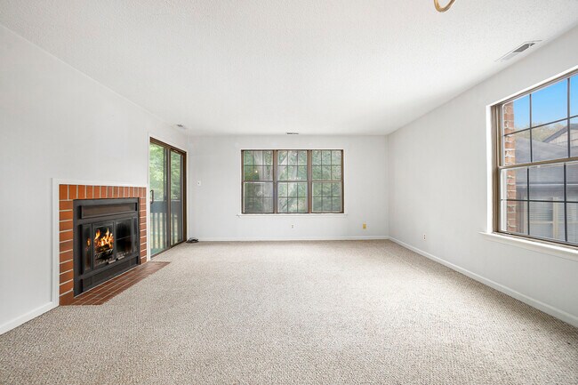 living room1 - 50 Rittenhouse Ct