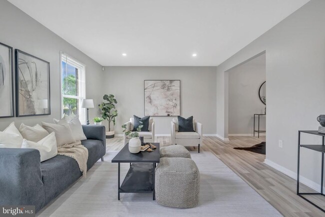 Foto del edificio - 4706 Birchtree Ln