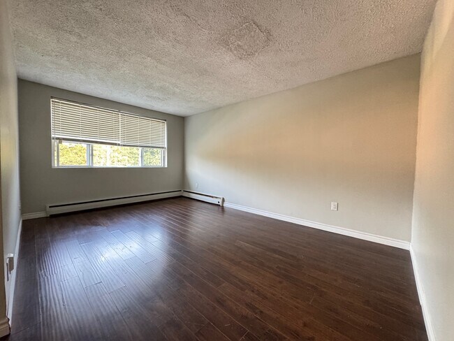 Photo du bâtiment - 2 bedroom apartment