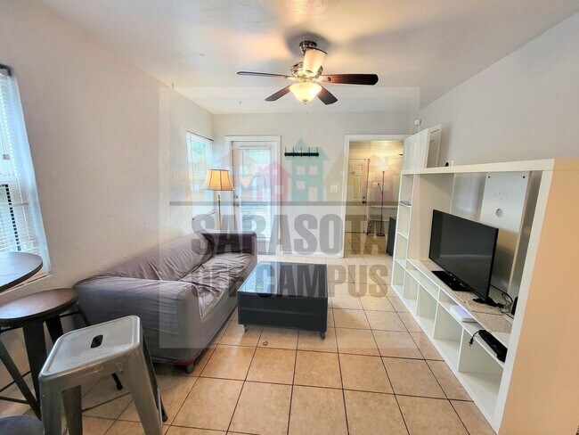 Foto del edificio - 1148 Highland St