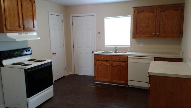 Building Photo - 203 Fairy Ave