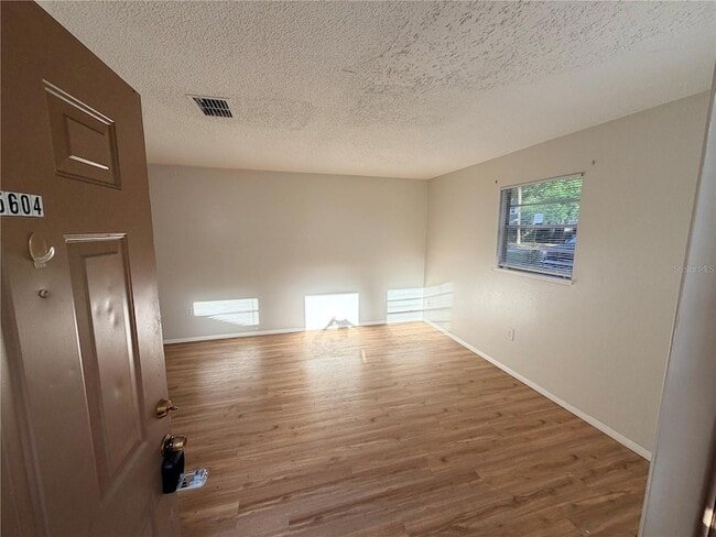 Building Photo - 5604 Montana Ave