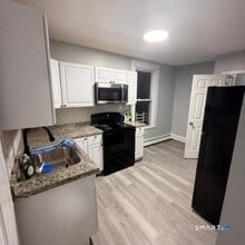 Building Photo - 19 Camp St