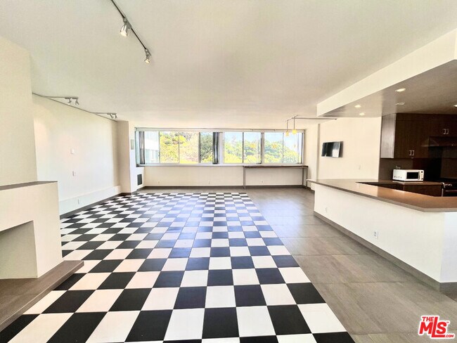 Building Photo - 17350 Sunset Blvd