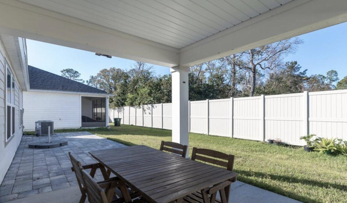 Foto del edificio - 3106 Hawks Hl Ln