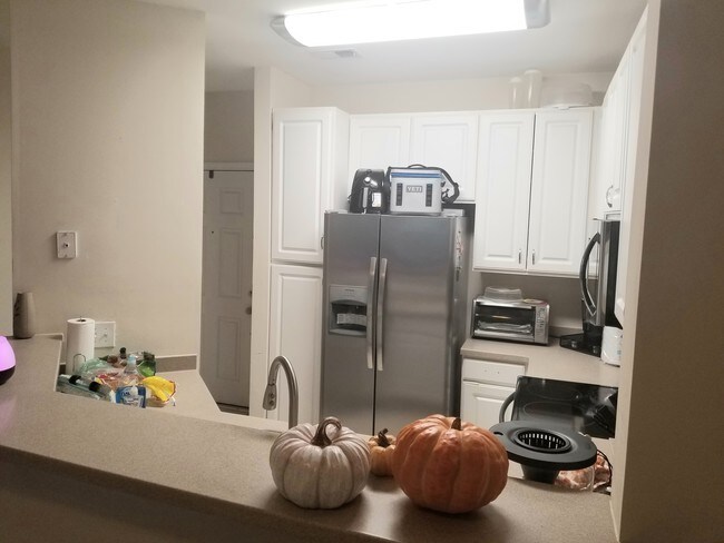 Foto del edificio - 2021 Basildon Rd