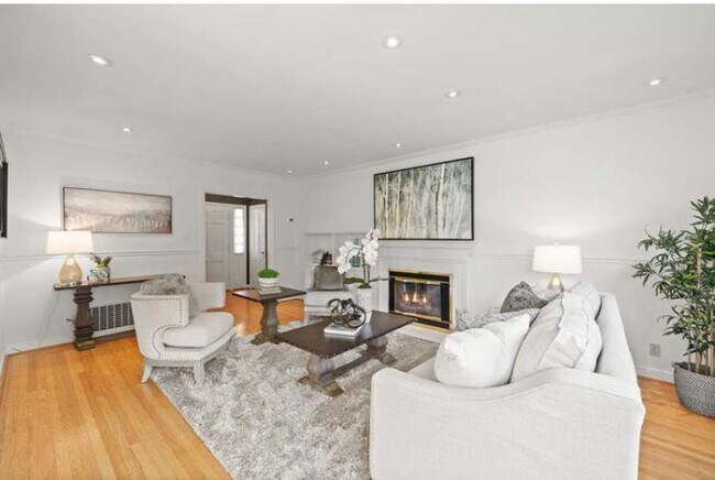 Building Photo - 3110 Edison St