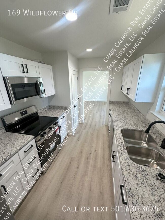 Foto del edificio - 169 Wildflower Dr