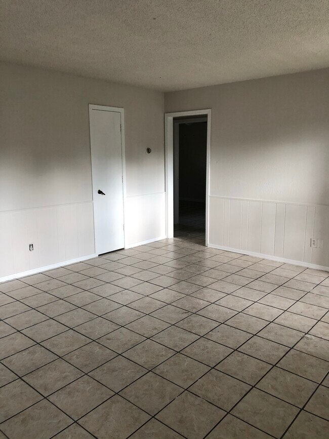 living room - 708 S 23rd St