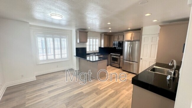 Foto del edificio - 819 W 15th St