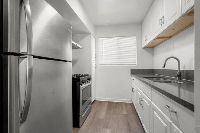 Foto del edificio - 3845 Potomac Ave