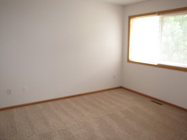 Foto del edificio - Charming *3bedrm* 2.5Bath town home open f...