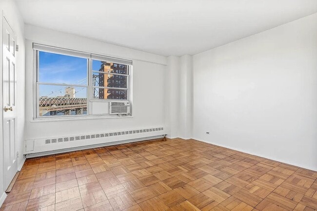 Foto del edificio - 570 Grand St