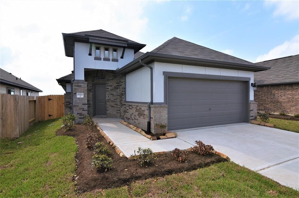 Foto principal - 8918 Hartford River Ln