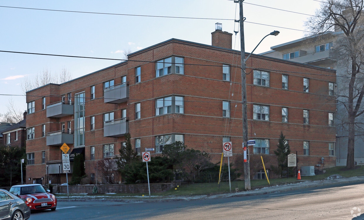 Primary Photo - 1911 Bayview Ave