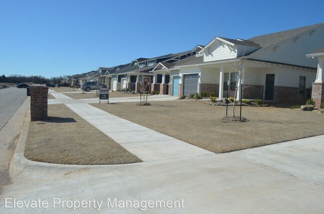Foto del edificio - 6500 Bent Wood Villas Dr