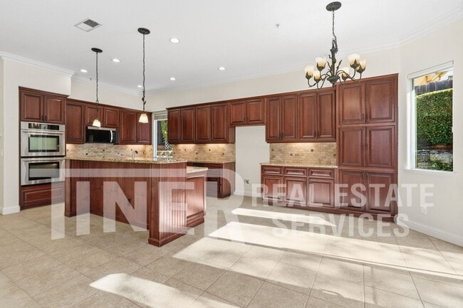 Building Photo - 4616 Gatwick Way