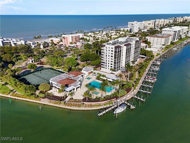Foto del edificio - 2400 Gulf Shore Blvd N