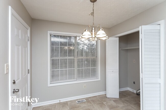 Building Photo - 4036 Paloverde Dr